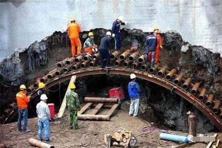 十堰隧道钢花管支护案例